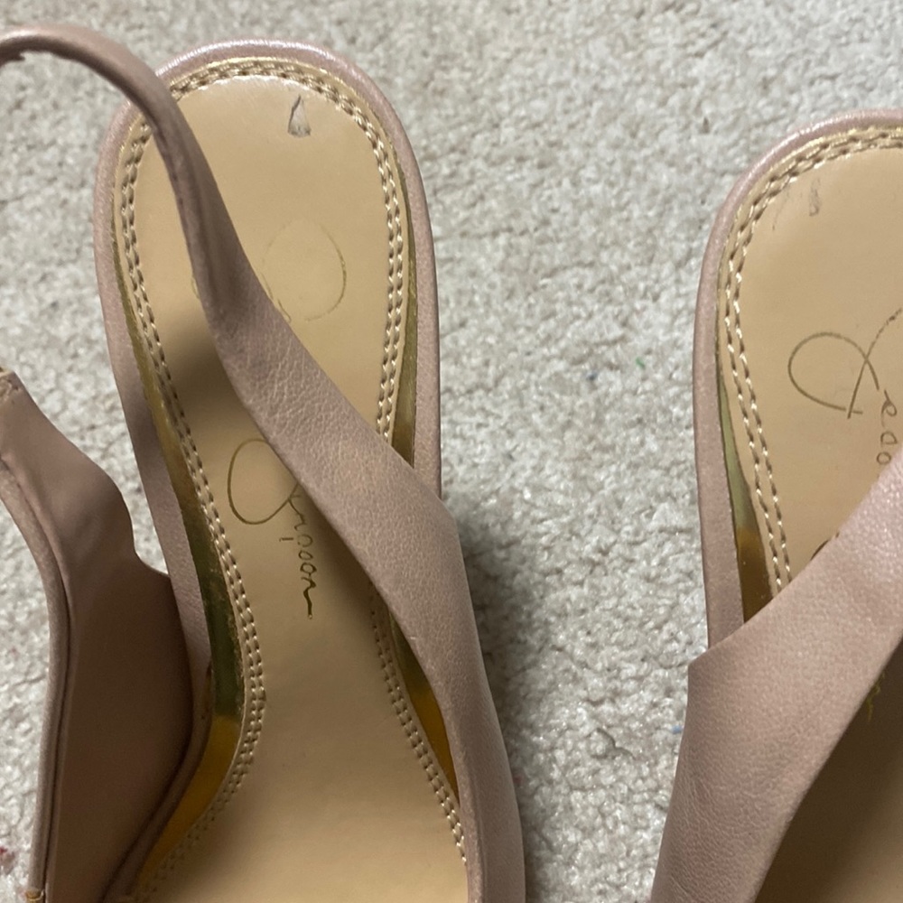 Jessica Simpson 3 in heels. Flesh color gently worn very comfortable. 7 1/2 $40
